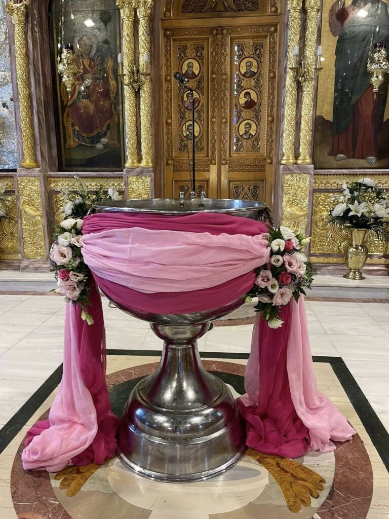 Στολισμένη κολυμπήθρα